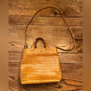 MADEWELL Classic Croc-Embossed Leather Shoulder Bag in Cognac